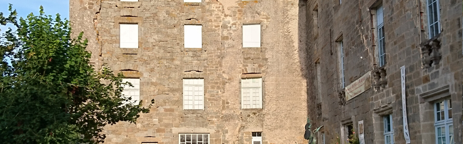 Mairie Commune Municipal Lot Occitanie Château Église